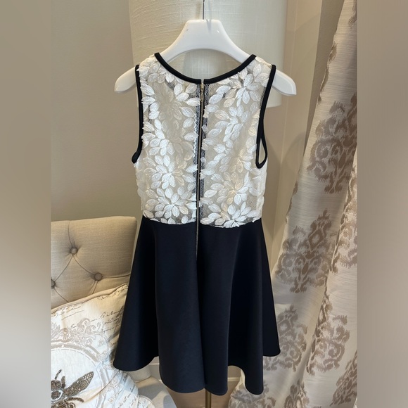 Black and cream party dress. Only worn once - Picture 2 of 5